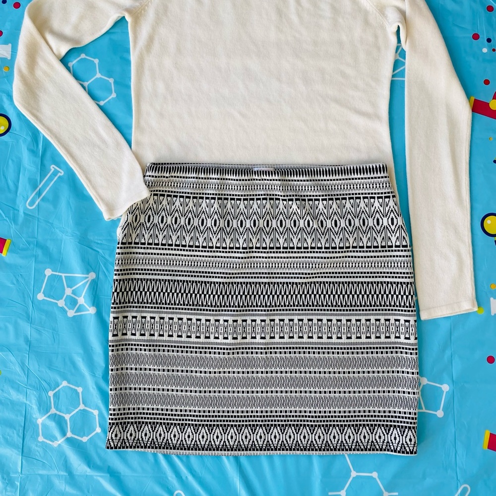 Black and white stretchy skirt, size L